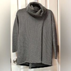 Cabi Fergie Turtle Neck Sweater